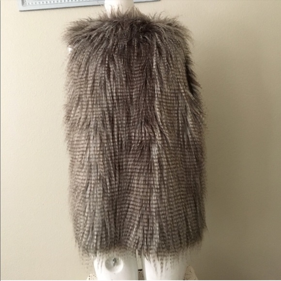 Dark gray faux fur vest - Picture 3 of 5
